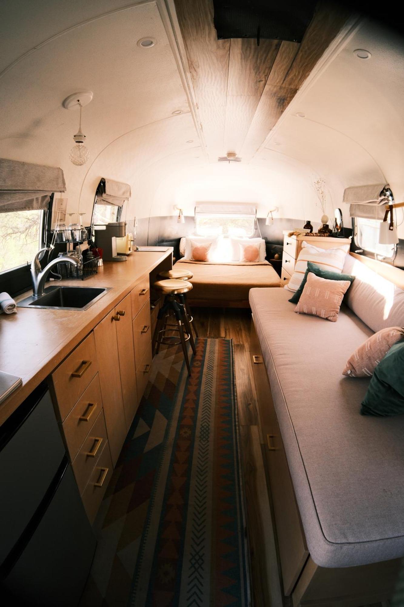 Silver Bullet Airstream, El Mistico Glamping Ranch Nogal Bagian luar foto
