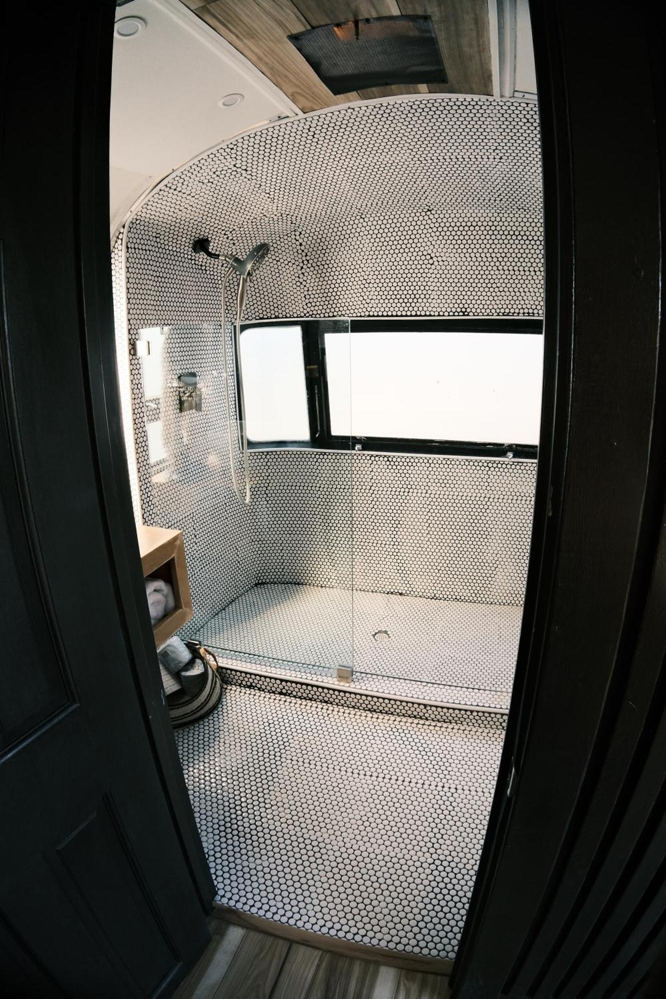 Silver Bullet Airstream, El Mistico Glamping Ranch Nogal Bagian luar foto
