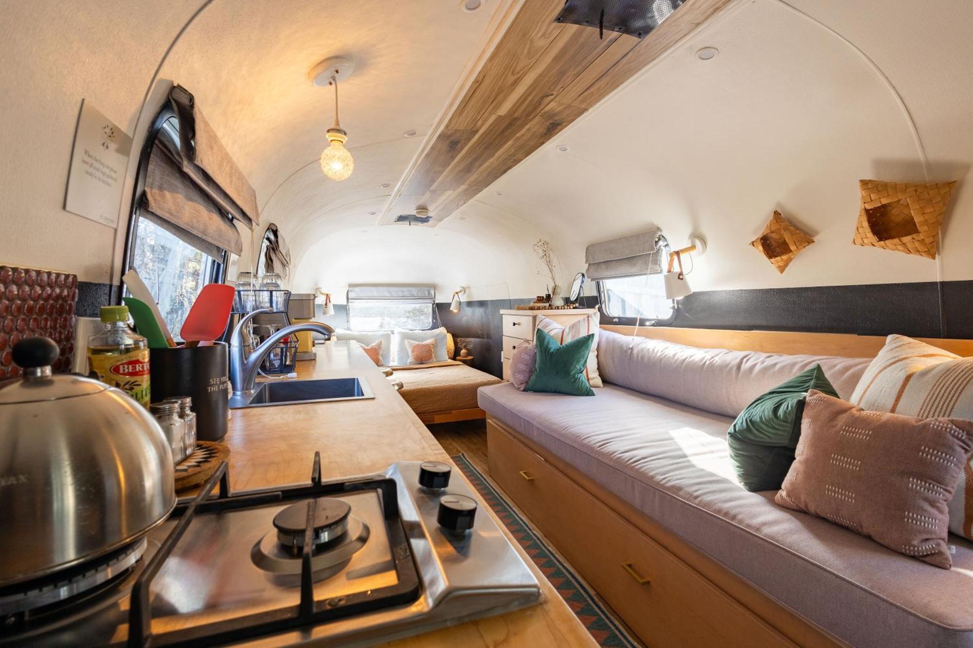 Silver Bullet Airstream, El Mistico Glamping Ranch Nogal Bagian luar foto